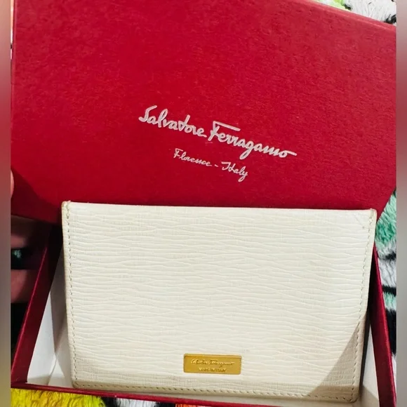 Salvatore Ferragamo Ivory Leather Cardholder – Made in Italy - Picture 1 of 6